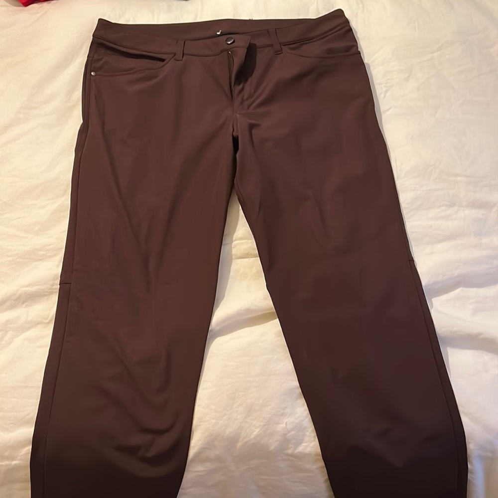 Lululemon ABC pants Marroon —40 waist —33 length